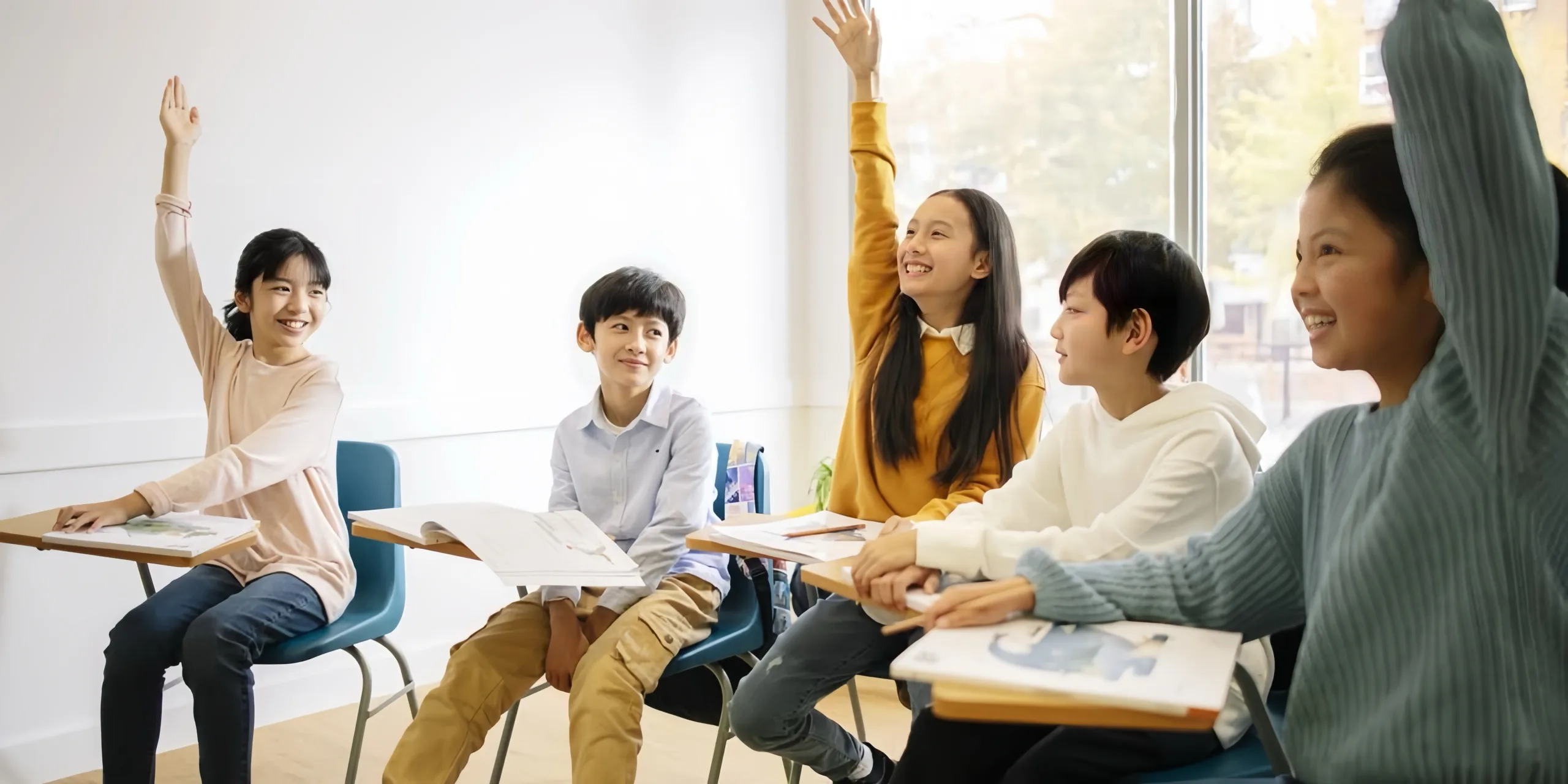 Trải nghiệm học tập tại không gian chung hiện đại, ngập tràn ánh sáng của trung tâm We Study.